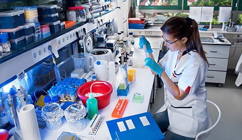 Apprendre la chimie en alternance avec le Lycée Paul Constans de Montluçon