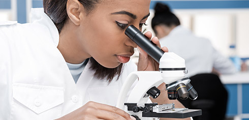 Expert en cosmétologie au laboratoire