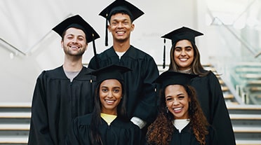 Jeunes diplômé en alternance scientifique avec de très bon résultats