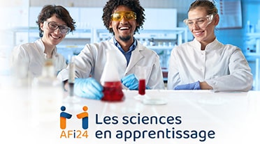 3 jeunes alternants dans les sciences bien accompagnés par de bon professeur