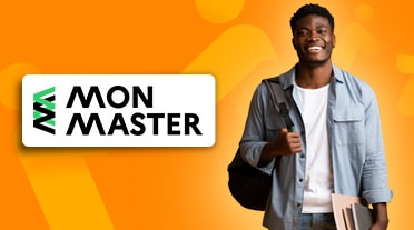 Jeune homme radieux qui va choisir sa formation sur mon master