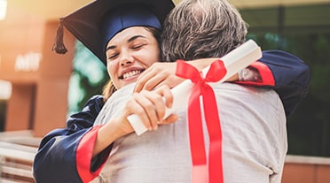 Parent rassuré car son enfant est diplôme avec Parcoursup